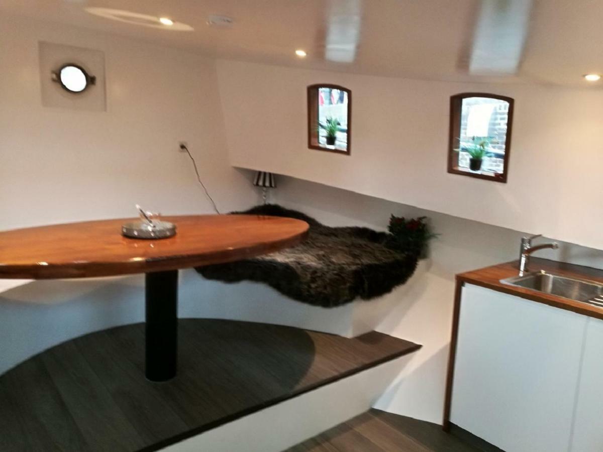 Houseboat Rose Daire Amsterdam Dış mekan fotoğraf