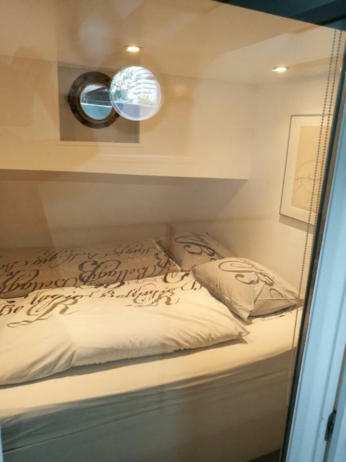 Houseboat Rose Daire Amsterdam Dış mekan fotoğraf